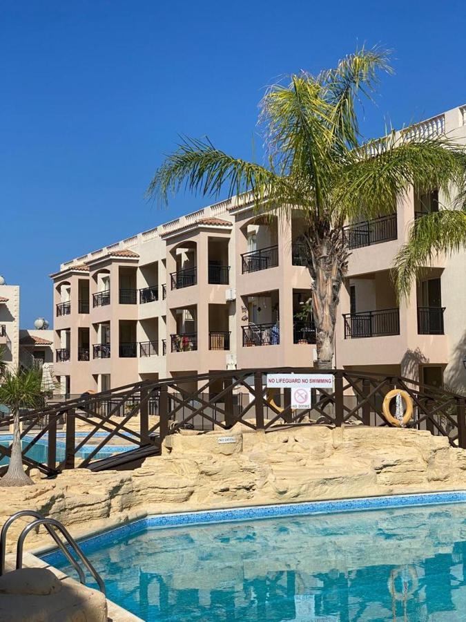 Royal Seacrest Residence Paphos ภายนอก รูปภาพ