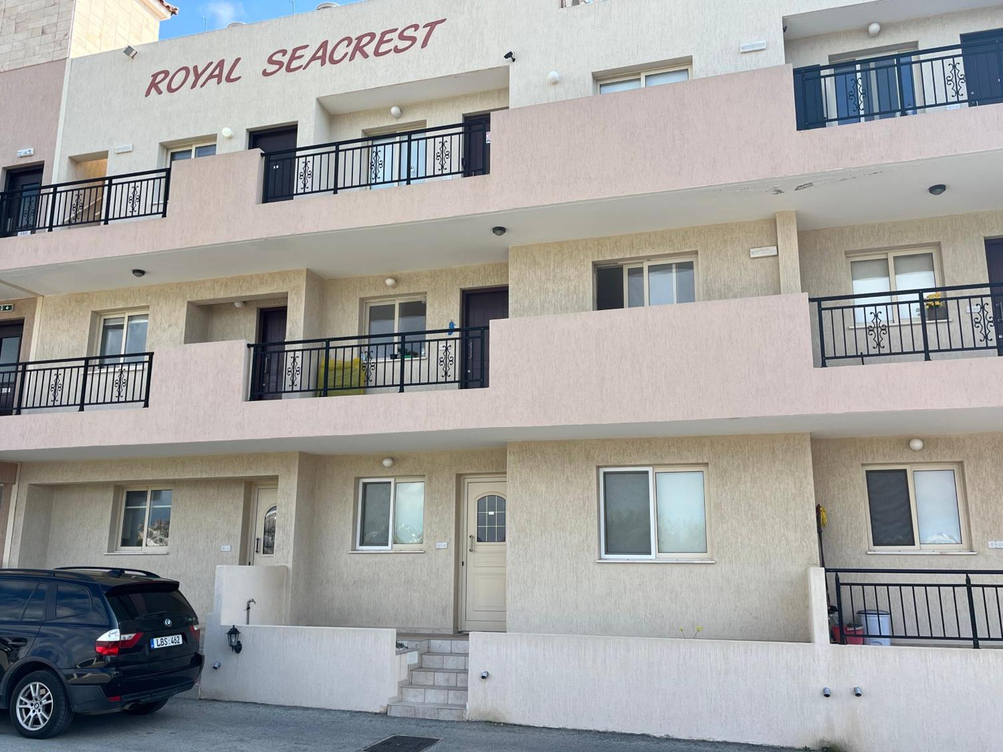Royal Seacrest Residence Paphos ภายนอก รูปภาพ