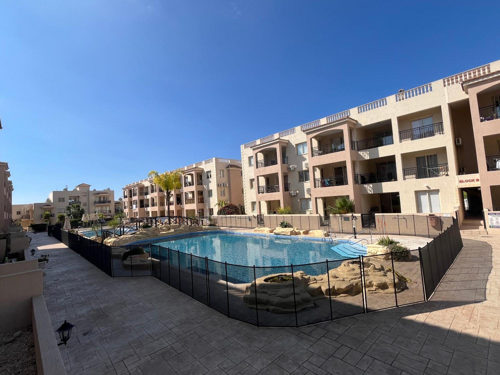 Royal Seacrest Residence Paphos ภายนอก รูปภาพ