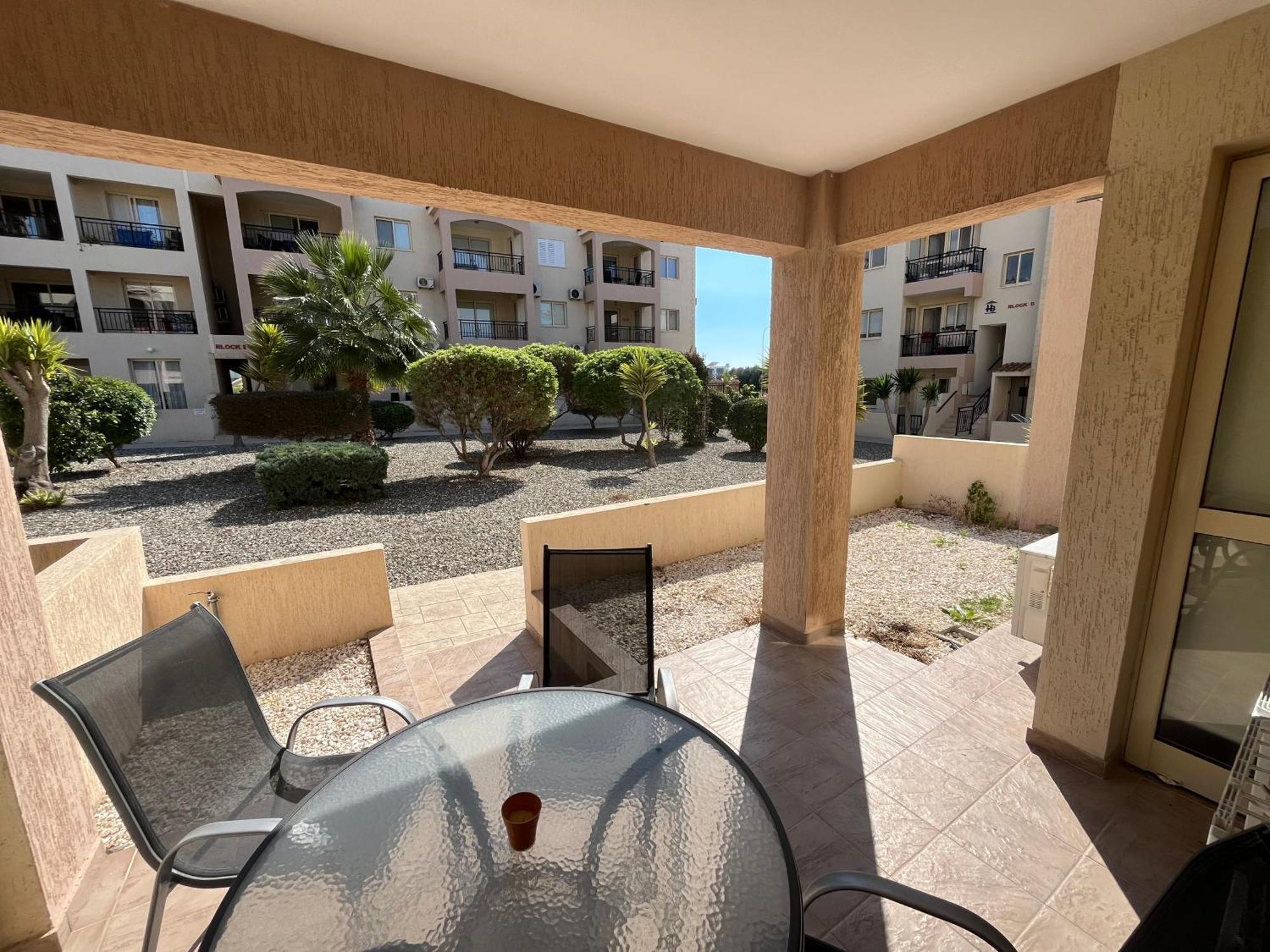 Royal Seacrest Residence Paphos ภายนอก รูปภาพ